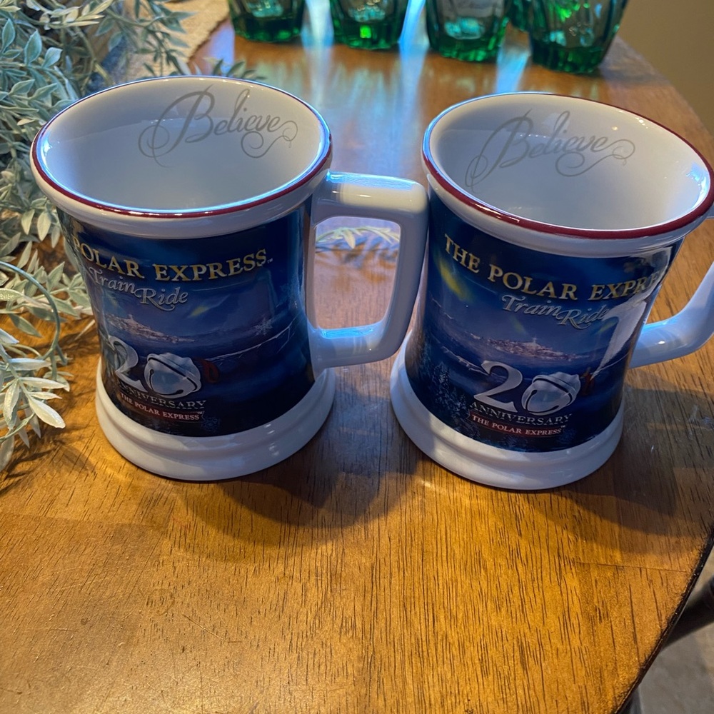 20 Anniversary POLAR EXPRESS mugs set of 2. Like new. D/W M/w safe. Collectors